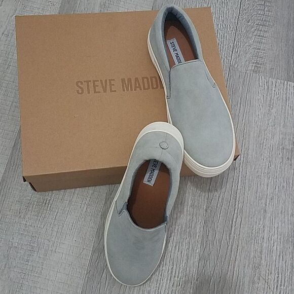 NWT Steve Madden Blue Suede shoes 8.5 - Picture 1 of 4